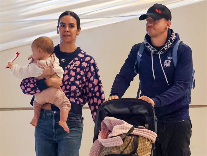 Cristina Pedroche y Dabiz Muñoz escapada en familia con su hija Laia a Menorca