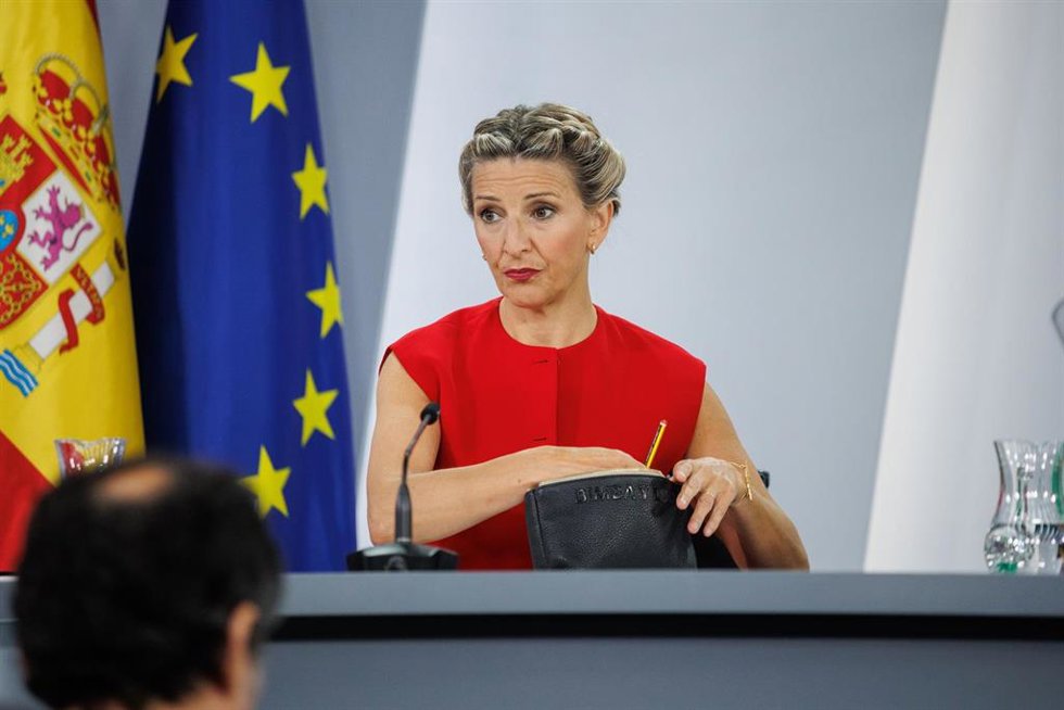 La vicepresidenta segunda y ministra de Trabajo y Economía Social, Yolanda Díaz, en la rueda de prensa posterior al Consejo de Ministros de este martes