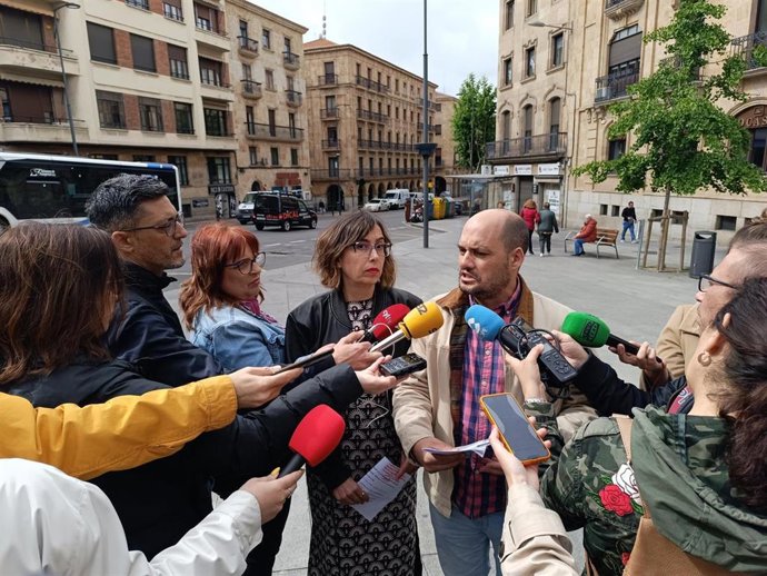 Los concejales socialistas en Salamanca José María Collados y María Jesús Santa María