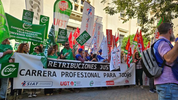 Concentración de trabajadores de la Agencia Tributaria en Andalucía, Ceuta y Melilla.
