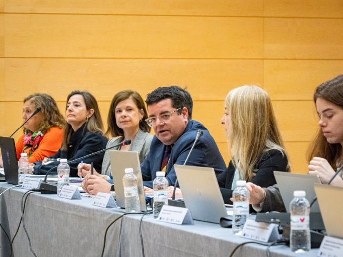 El consejero de Hacienda, Gobernanza Pública, Sociedad Digital y Portavocía, Alfonso Domínguez, participa en Logroño en la reunión del Comité de Seguimiento del Programa FEDER 2021-2027 de La Rioja