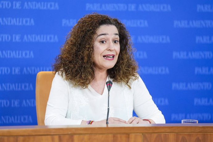 La portavoz del Grupo Por Andalucía, Inmaculada Nieto, este miércoles en rueda de prensa. 