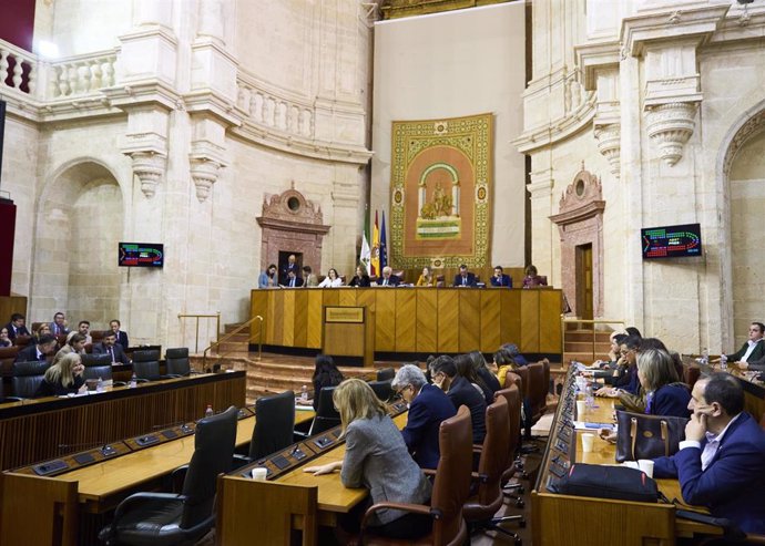 Archivo - Sesión del Pleno del Parlamento andaluz. (Foto de archivo).