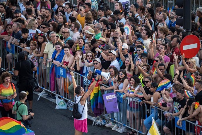 Archivo - Decenas de personas asisten a la manifestación del Orgullo LGTBI+ 2023, a 1 de julio de 2023, en Madrid (España). 