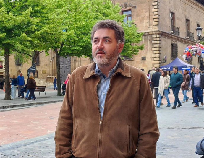 El eurodiputado y candidato número 7 del PSOE a las elecciones europeas, Jonás Fernández, en Oviedo.
