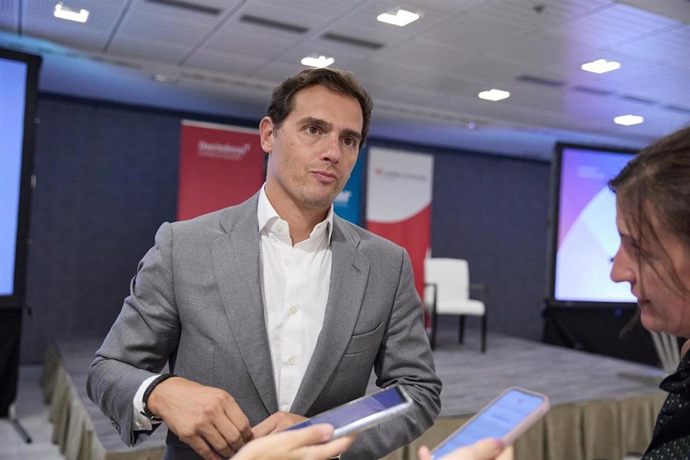 Albert Rivera protagoniza un encuentro sobre las consecuencias sociales y económicas en España del año electoral