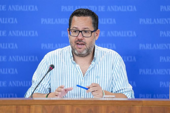 El portavoz de Adelante Andalucía, José Ignacio García, este miércoles en rueda de prensa. 