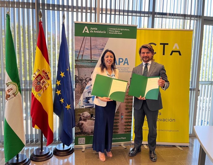 La presidenta del Instituto Andaluz de Investigación y Formación Agraria, Pesquera, Alimentaria y de la Producción Ecológica (Ifapa), Marta Bosquet, y el presidente de la Fundación Corporación Tecnológica de Andalucía (CTA), Beltrán Pérez.