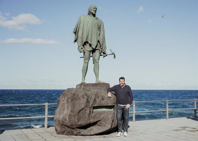 El autor Santiago Díaz ambienta en Tenerife su novela 'Los nueve reinos' (Alfaguara), sobre la resistencia guanche liderada por el mencey Bencomo