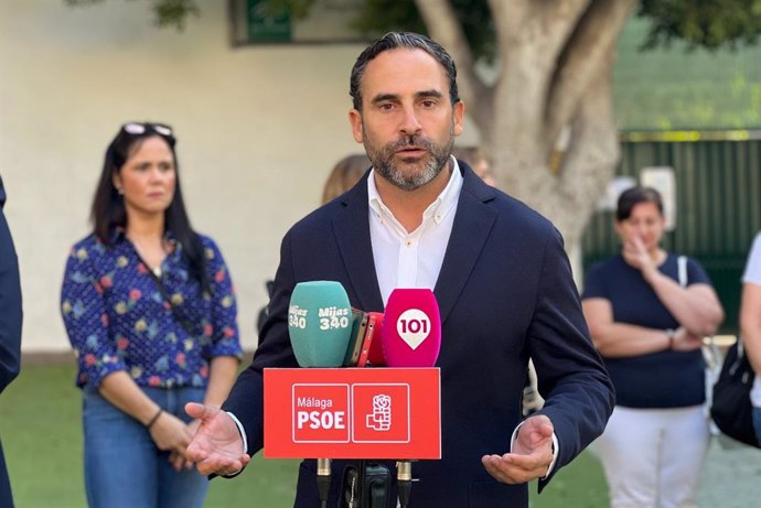 Archivo - Málaga.- El PSOE señala que seguirá defendiendo un tren litoral de Cercanías "mejorado para la Costa del Sol Occidental"