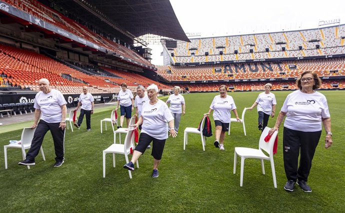 Archivo - Un estudio del Icliva y Fundació Valencia CF prueba los beneficios del ejercicio físico para prevenir o revertir el estado funcional de fragilidad en personas mayores