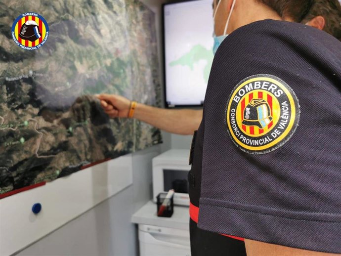 Archivo - Imagen de archivo de una búsqueda por parte de los bomberos provinciales de Valencia