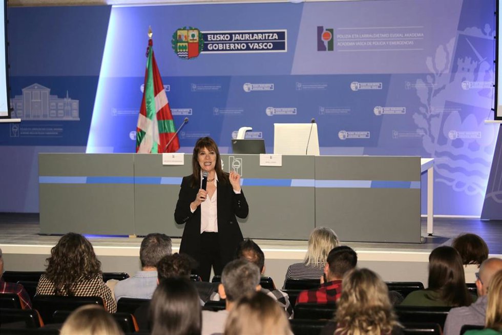 La Academia de Policía ha acogido la jornada 'Parez pare: Trata sexual, prostitución y pornografía. Viejo y nuevos retos de fenómenos conexos'