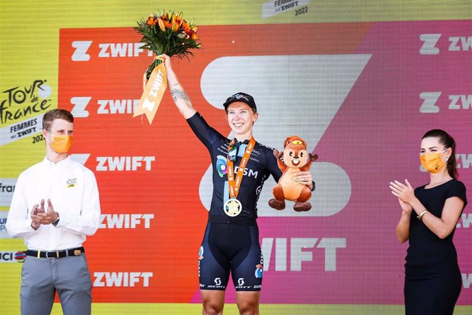Archivo - Lorena WIEBES (Netherlands) of Team DSM celebrates his victory on the podium during the Tour de France Femmes avec Zwift, Cycling race stage 1, Paris Tour Eiffel to Champs-Elysees (81,7 Km) on July 24, 2022 in Paris, France.