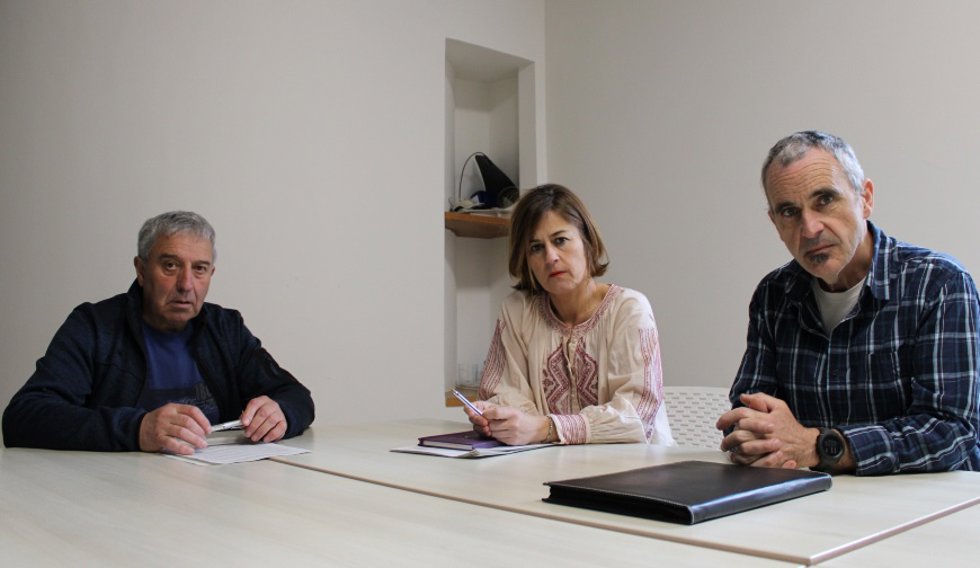 Los alcaldes de Errezil, Koldo Arzallus, de Azpeitia, Nagore Alkorta, y de Zestoa, Mikel Arregi