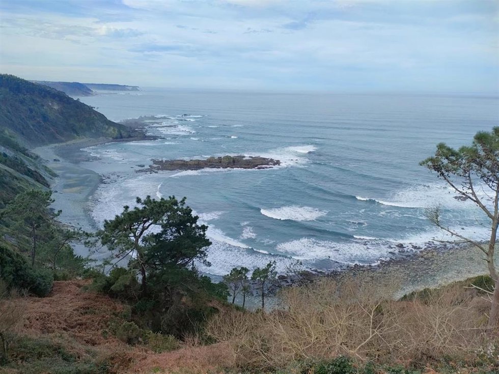 Archivo - Acantilados del mar cantábrico en Asturias.