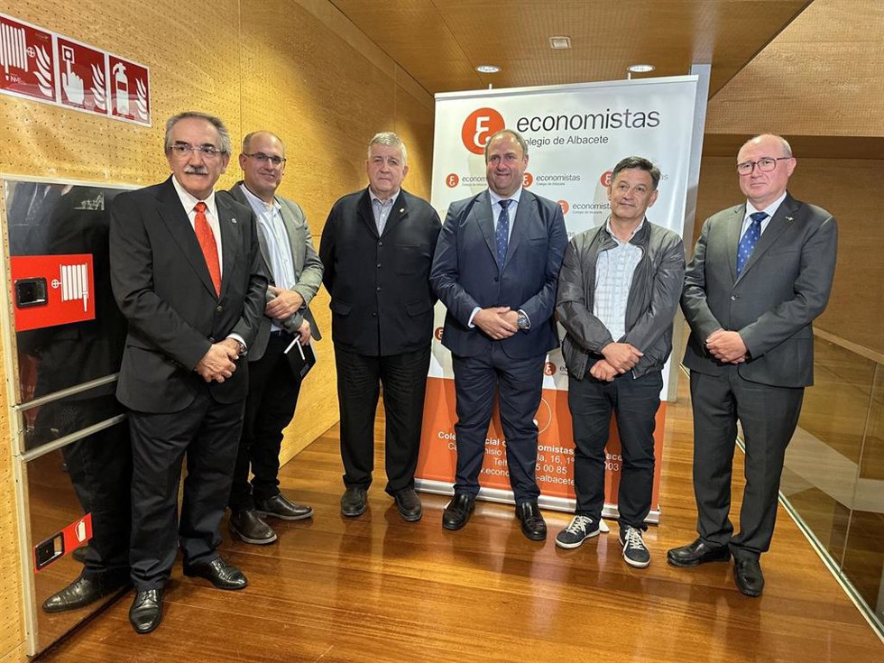 El consejero de Agricultura, Ganadería y Desarrollo Rural, Julián Martínez Lizán