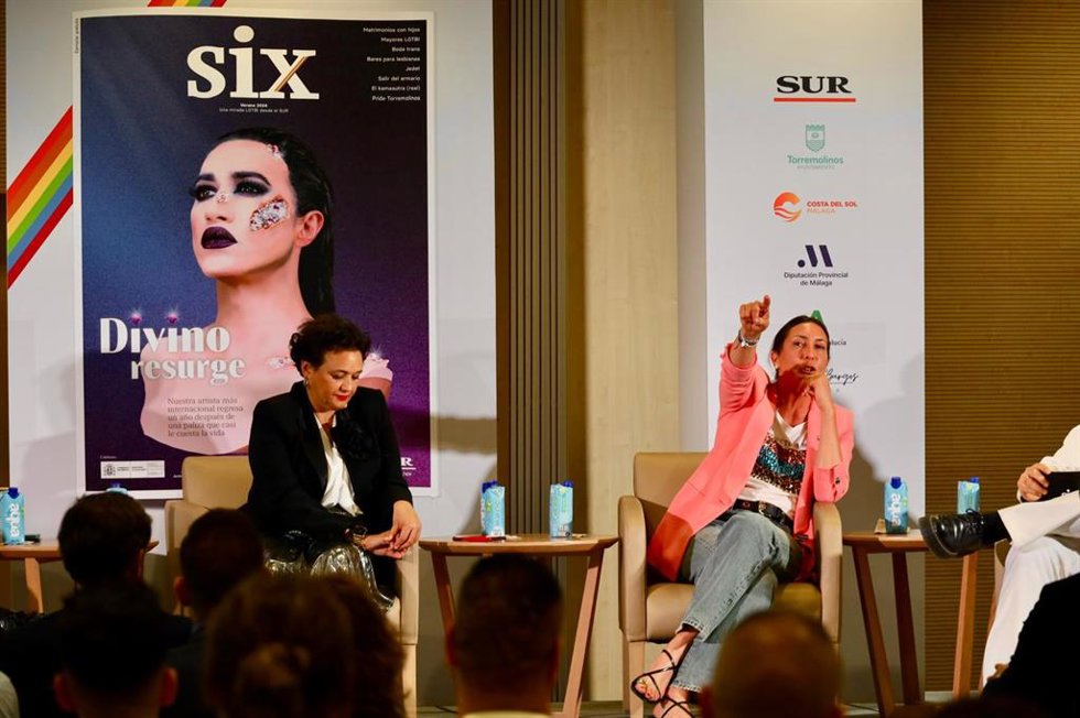 La consejera de Inclusión Social, Juventud, Familias e Igualdad, Loles López, durante el acto de presentación de la nueva edición de la revista SIX de Diario Sur.