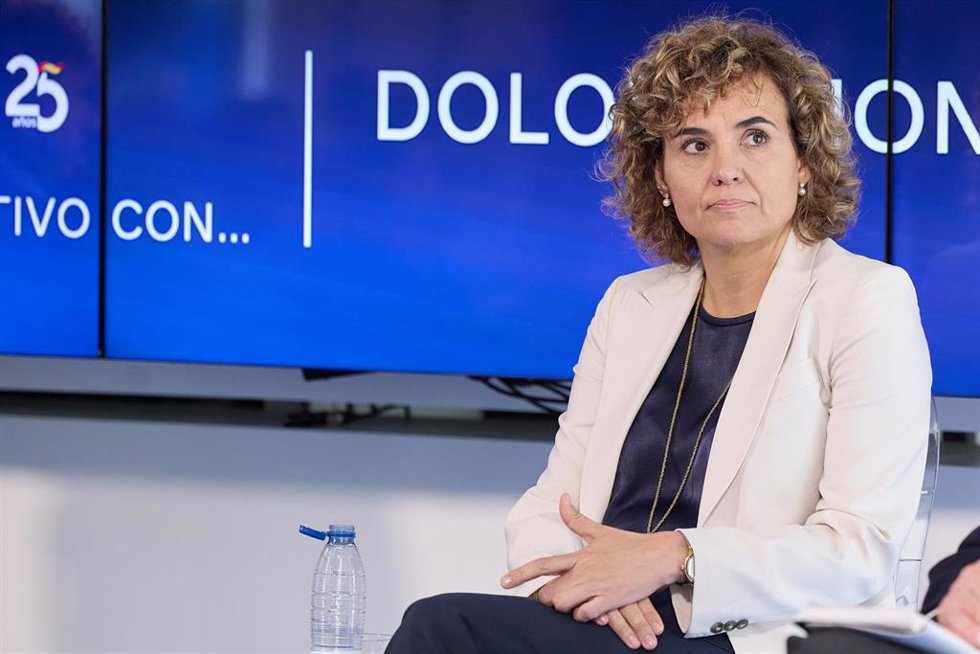 La candidata del Partido Popular a las elecciones europeas, Dolors Montserrat, protagoniza un desayuno informativo del diario La Razón