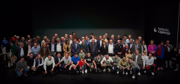 Fundación Caja Rioja y Federación Riojana de Pelota recuerdan el 'Torneo Interpueblos' con 70 reconocimientos
