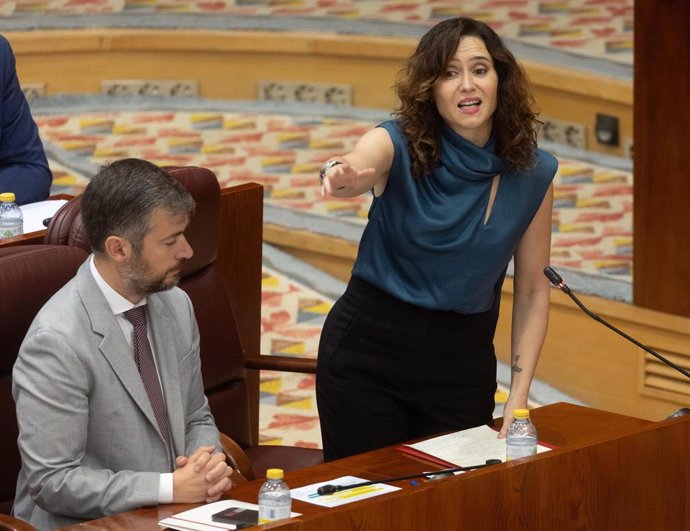 La presidenta de la Comunidad de Madrid, Isabel Díaz Ayuso, interviene durante un pleno en la Asamblea de Madrid, a 23 de mayo de 2024, en Madrid (España). 