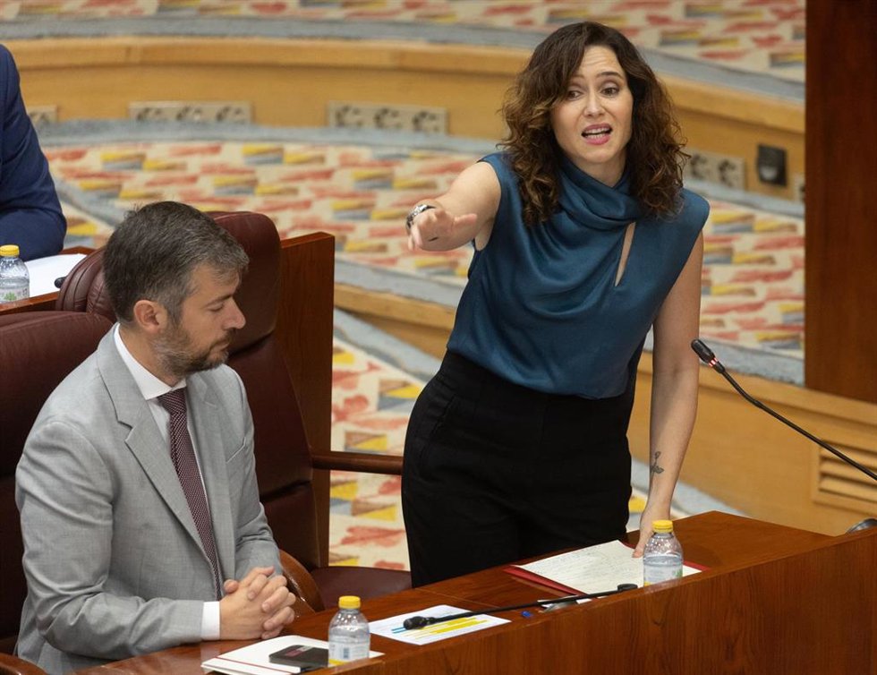 La presidenta de la Comunidad de Madrid, Isabel Díaz Ayuso, interviene durante un pleno en la Asamblea de Madrid, a 23 de mayo de 2024, en Madrid (España).