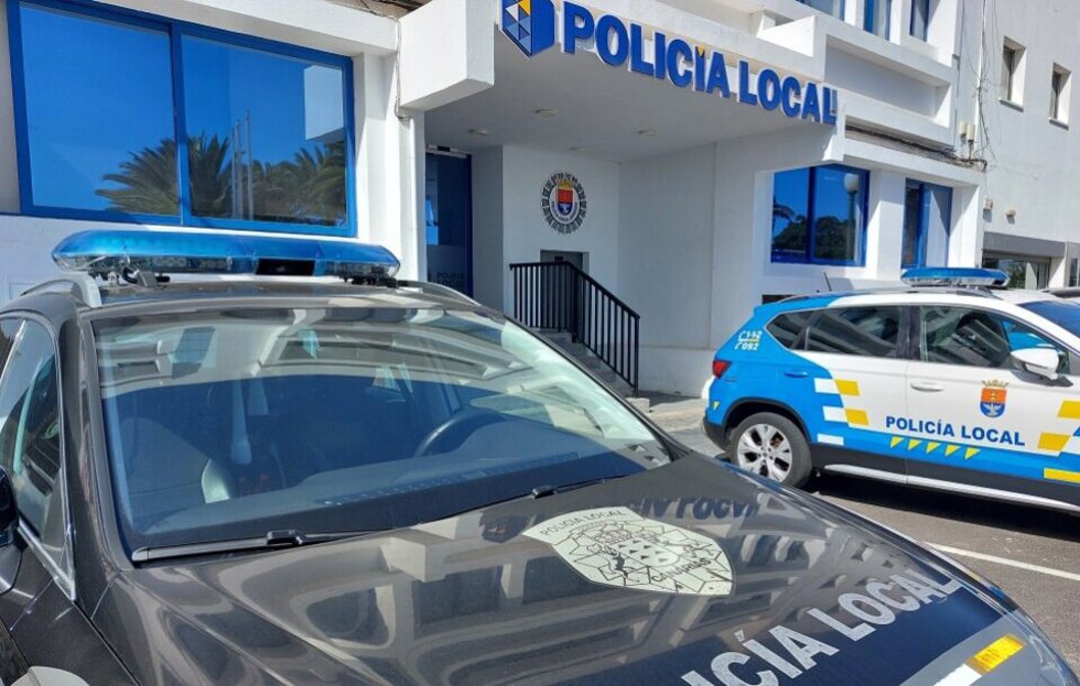 Archivo - Exterior de la sede central de la Policía Local de Arrecife