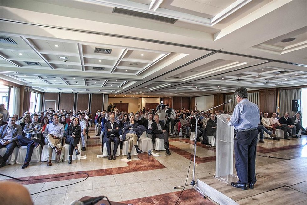 Archivo - El PRC definirá este sábado sus retos y mejoras orgánicas ante el próximo relevo de Revilla