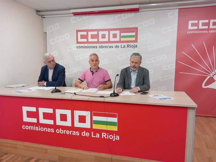 El secretario general de CCOO La Rioja, Jorge Ruano, junto a Agustín Reoyo y Enrique Martín-Serrano, miembros de la Secretaría Confederal de Políticas Públicas y Protección Social del sindicato