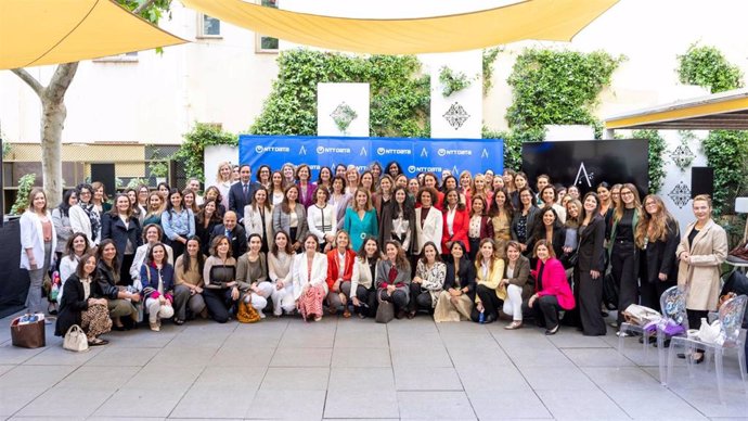 El sector financiero en España cuenta con un 53% de mujeres en su plantilla
