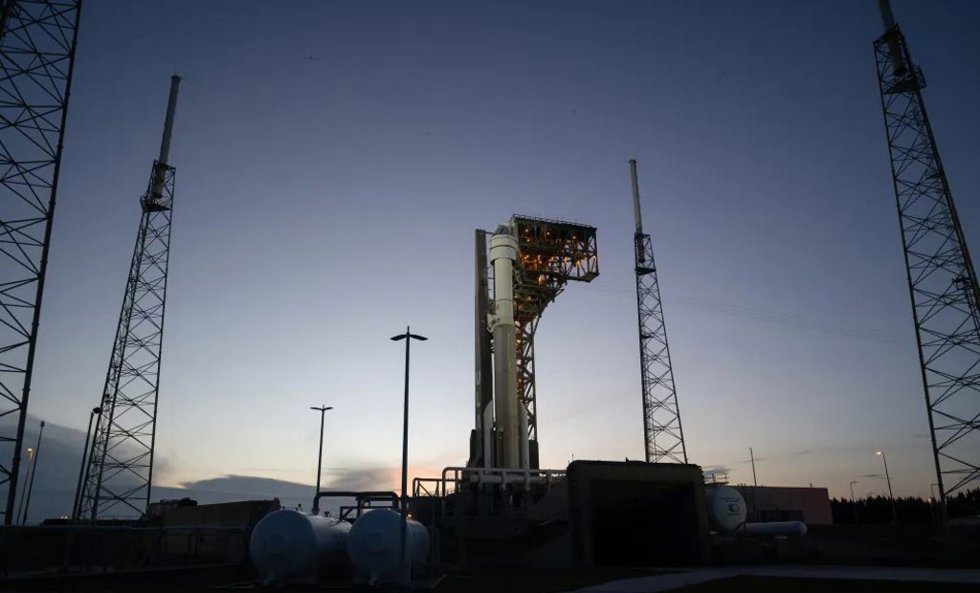 Cohete Atlas V con Starliner en su cúspide