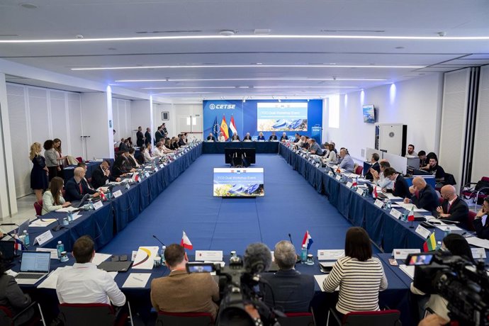 Vista de los asistentes durante la inauguración de un taller sobre la emisión de órdenes de retirada de contenidos violentos en internet, en el Centro Tecnológico de Seguridad (CETSE), a 23 de mayo de 2024, en Madrid (España). Organizadas por la Comisión 