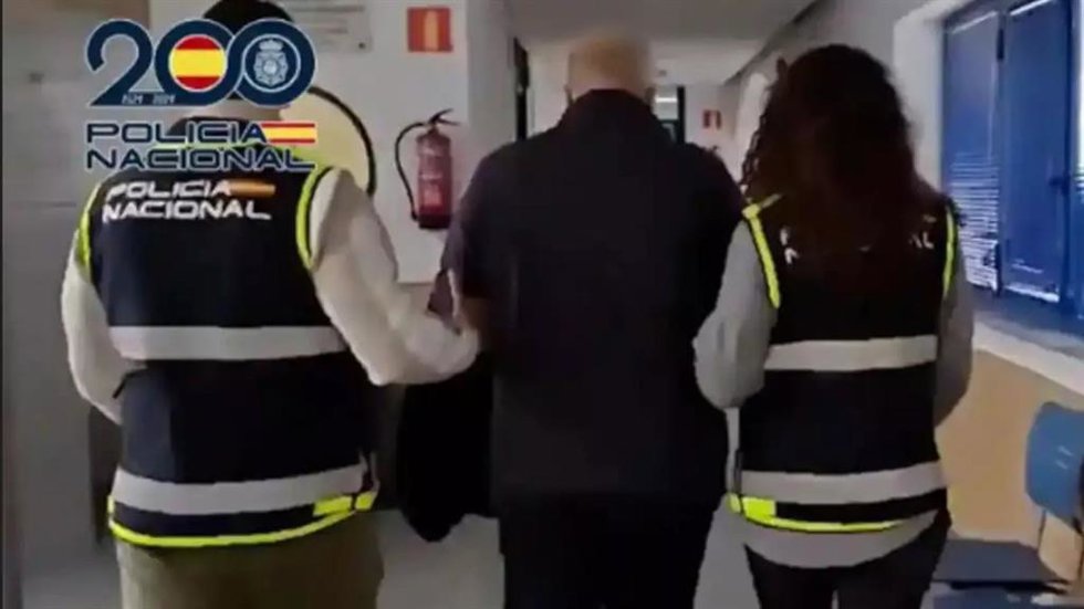 Imagen de archivo de cuando la Policía Nacional detuvo a Karim Bouyakhrichan.