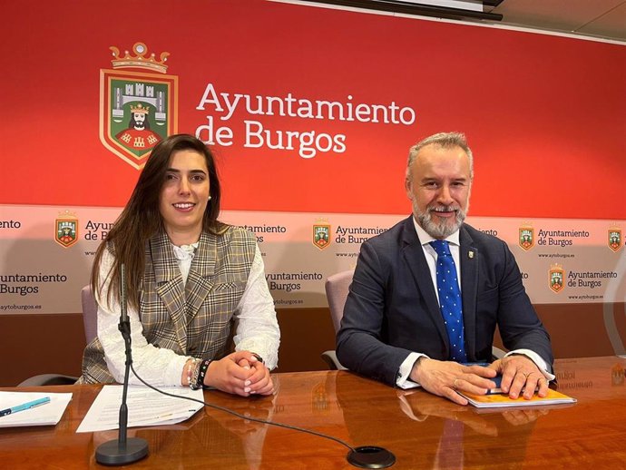 Ballesteros y López durante la rueda de prensa posterior a la reunión de la Junta Local de Gobierno.