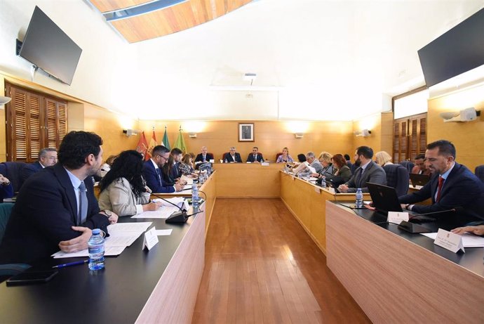 La Diputación de Granada ha celebrado el pleno de mayo en Guadix.