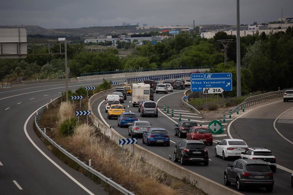 Tráfico en la autovía A3 por la operación retorno del puente de mayo, a 5 de mayo de 2024, en Madrid (España). La operación salida del puente de mayo comenzó el pasado martes, 30 de abril y finaliza hoy, 5 de mayo. La Dirección General de Tráfico (DGT) 