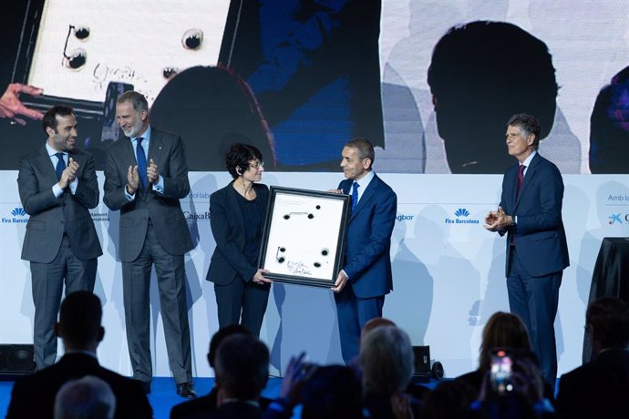 El Rey asiste a la entrega del Premio Cercle d'Economia a los cofundadores de BioNTech, que desarrolló la primera vacuna contra el Covid-19