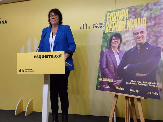 La candidata de ERC a las elecciones europeas, Diana Riba, presenta el cartel de las elecciones europeas