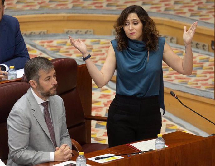 La presidenta de la Comunidad de Madrid, Isabel Díaz Ayuso, interviene durante un pleno en la Asamblea de Madrid 