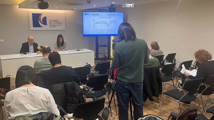 Un instante de la presentación del informe de la Cambra de Comerç