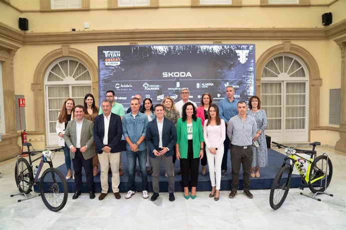 El presentación oficial de la V edición de la carrera de mountainbike Skoda Titan Desert Almería en el Palacio Provincial de la Diputación.