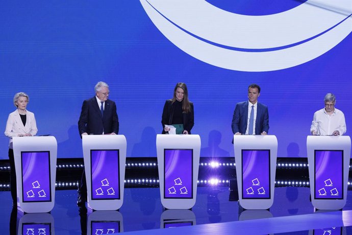European Commission president Ursula Von der Leyen, EU Commissioner for Jobs and Social Rights Nicolas Schmit, German MEP Terry Reintke, Italian MEP Sandro Gozi and Austrian MEP Walter Baier pictured during the Eurovision debate between the lead candidate