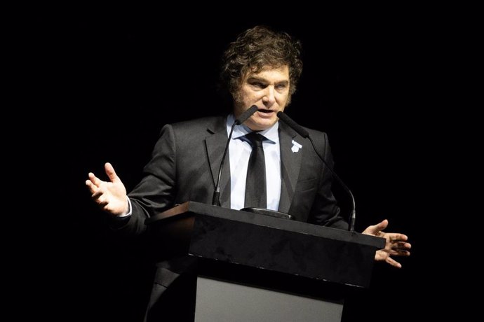 El presidente argentino, Javier Milei, durante la presentación de su libro ‘Capitalismo, socialismo y la trampa neoclásica’, en el Estadio Luna Park