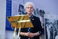 La embajadora de Israel se despide con el deseo de que los lazos de amistad se impongan a quienes "aspiran a alejarnos"