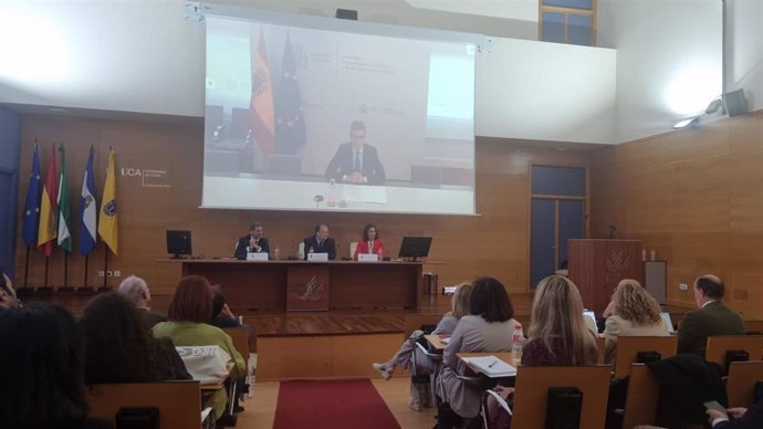 El ministro de Presidencia, Justicia y Relaciones con Las Cortes, Félix Bolaños, interviniendo por videoconferencia en la XXXI Conferencia de Decanas y Decanos de Derecho de España, celebrada en el campus de Jerez