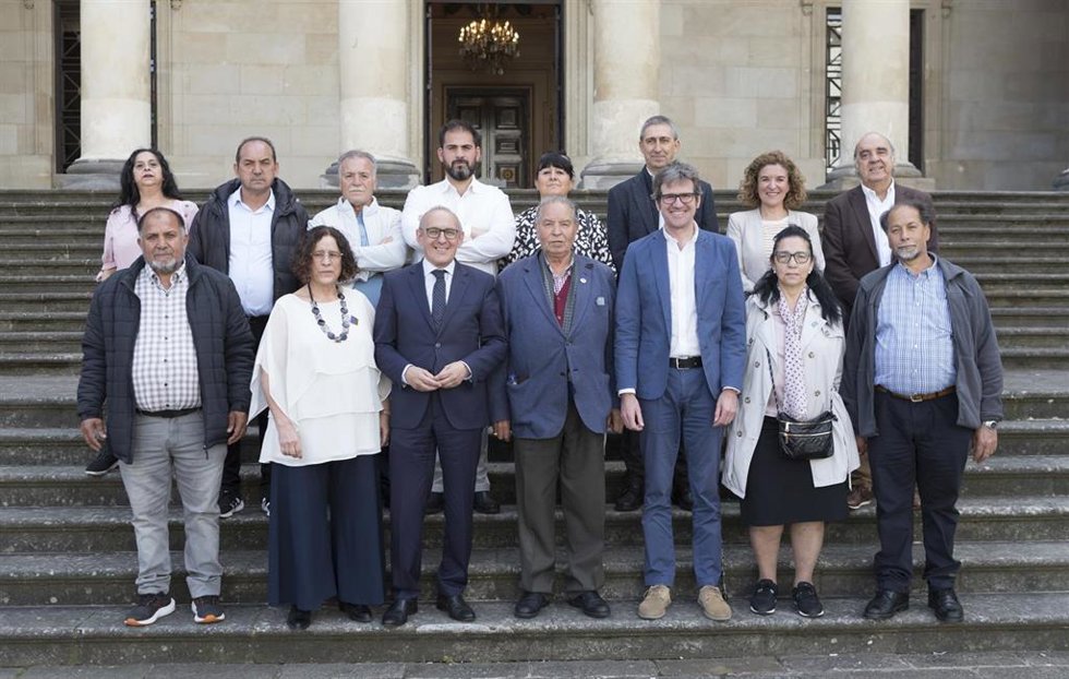 La Diputación ha recibido a los representantes de la Asociación Gitana Gao Lacho Drom