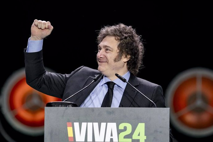 El presidente de Argentina, Javier Milei, interviene durante el acto ‘Viva 24’ de VOX, en el Palacio de Vistalegre, a 19 de mayo de 2024, en Madrid (España)