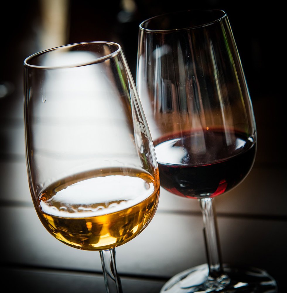 Un equipo de investigación de la Universidad de Sevilla (US) y la Universidad Nacional de La Pampa validan un método de análisis "sencillo y económico" que diferencia "con precisión" la denominación de origen y el tipo de crianza de vinos generosos.