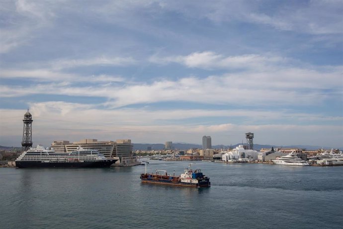 Archivo - Vista general de la terminal de cruceros del Puerto de Barcelona.