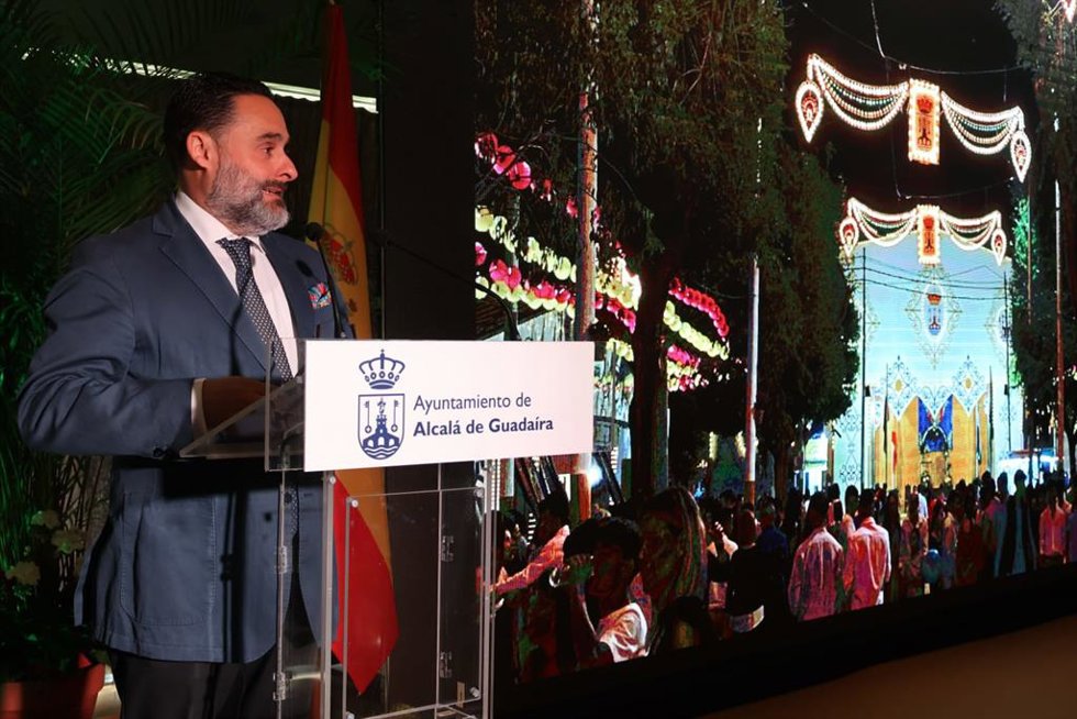 El pregonero Alejandro Redondo es licenciado en Bellas Artes.